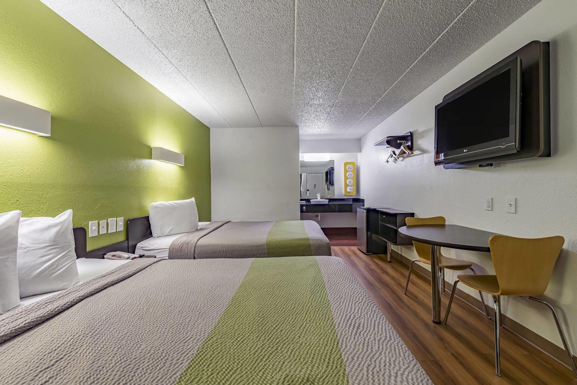 Days Inn By Wyndham Cincinnati I-71 Silverton Luaran gambar