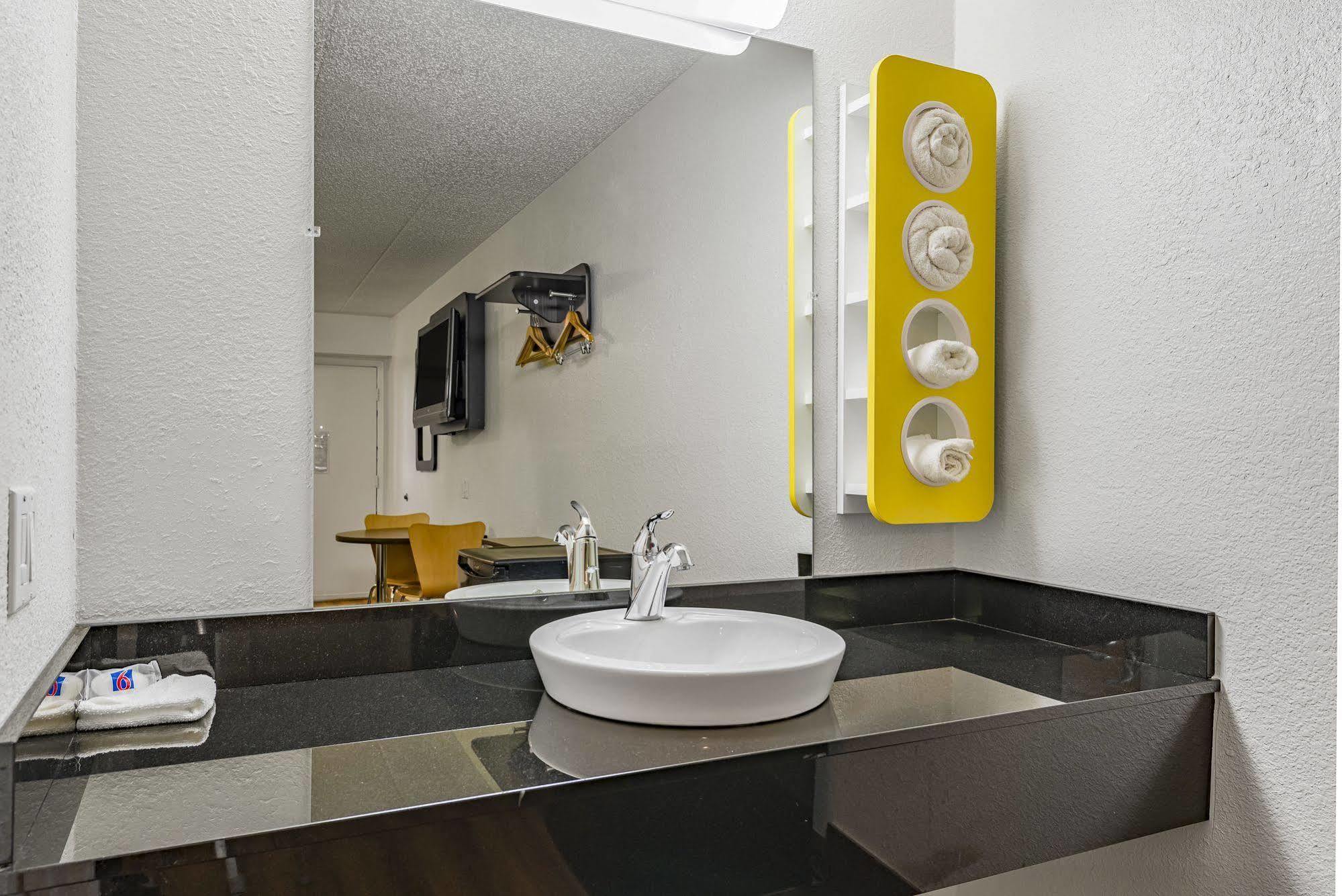 Days Inn By Wyndham Cincinnati I-71 Silverton Luaran gambar