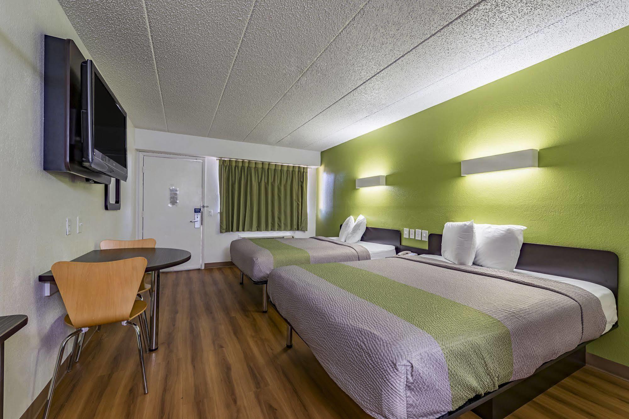 Days Inn By Wyndham Cincinnati I-71 Silverton Luaran gambar